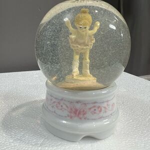 Vintage Enesco ballerina snowglobe